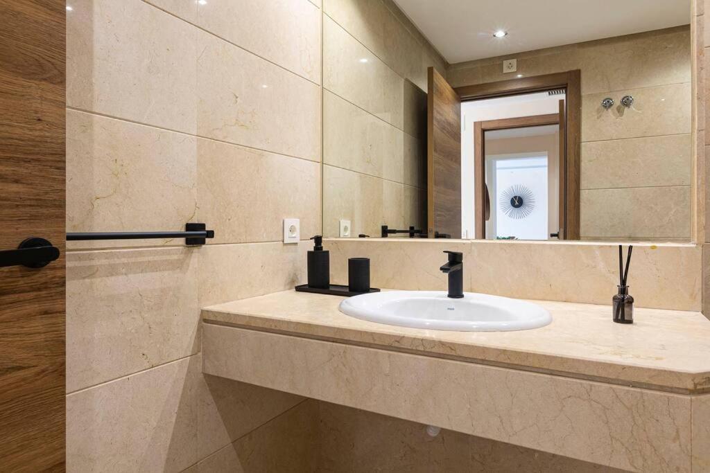 Apartamento Spacious And Luxurious In Puerto Banus Marbella
