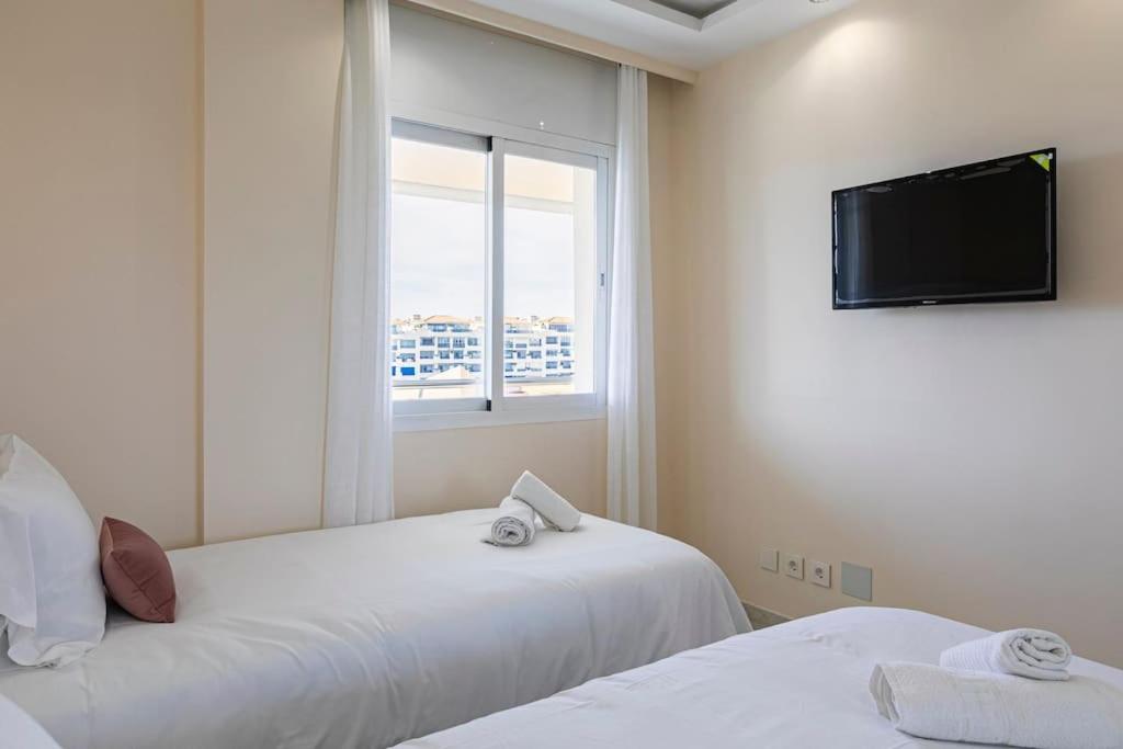 Apartment Spacious And Luxurious In Puerto Banus